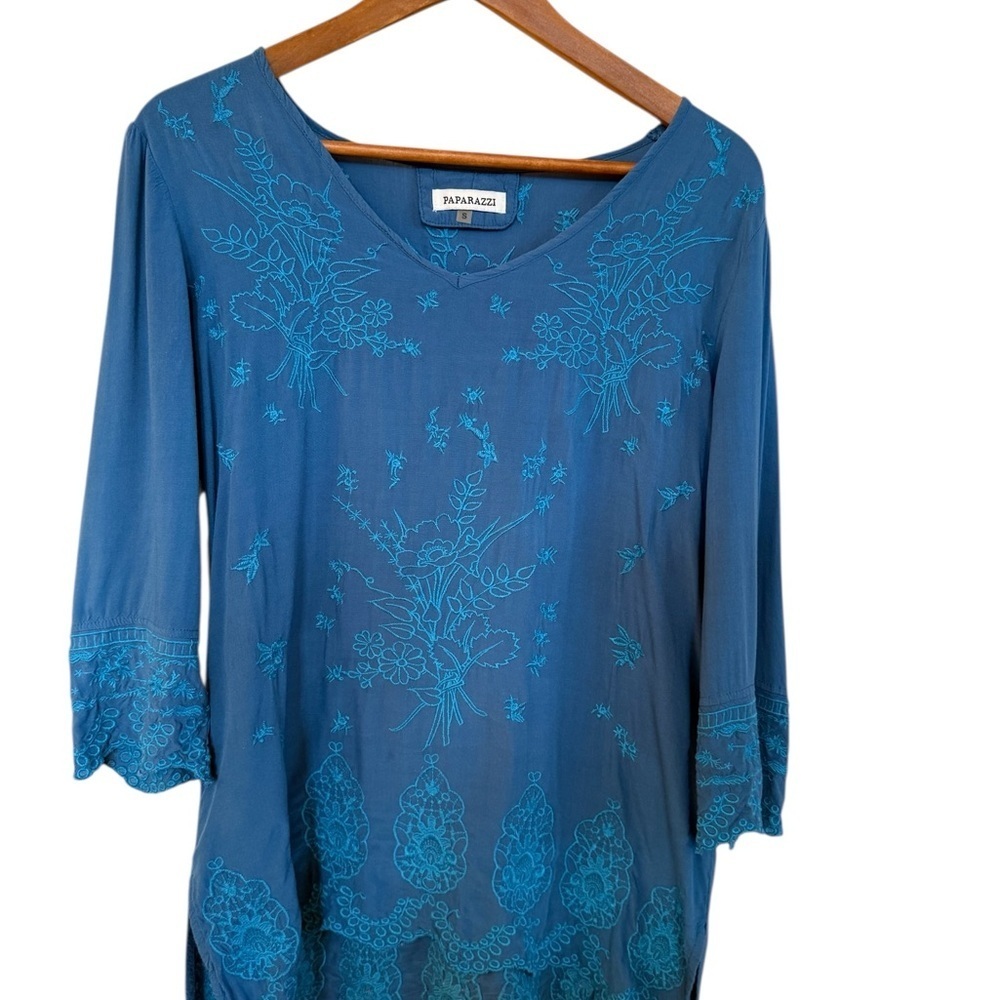 Elegant Blue Embroidered Women's Top - Picture 2 of 7